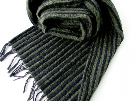 Shrink weave scarf